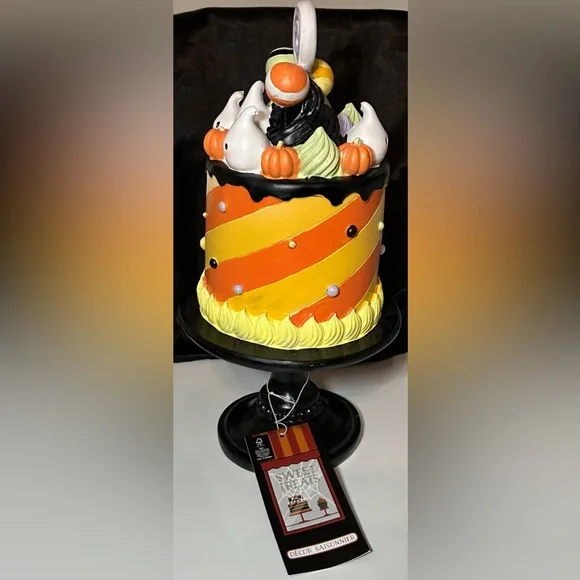 Sweet Treats Halloween Cake Ghost Pumpkins Candy Icing Decoration - Picture 3 of 11